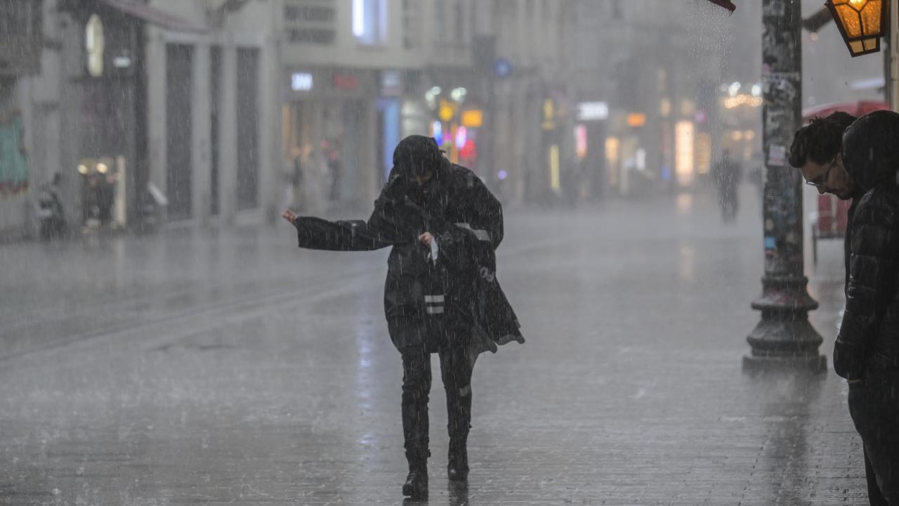 Türkiye, yağışlı ve soğuk havanın etkisi altına giriyor