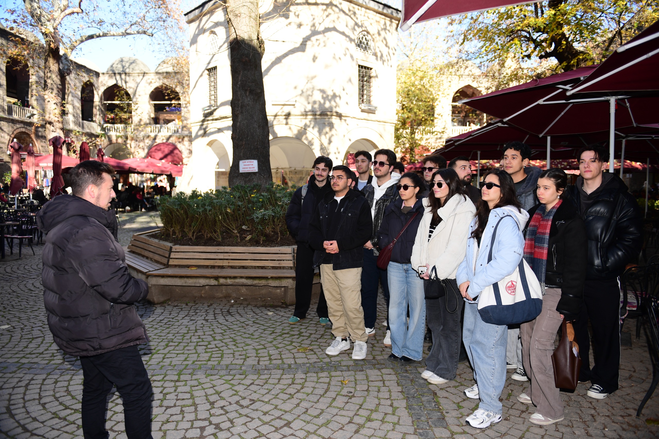 6944Eace95F08330947969