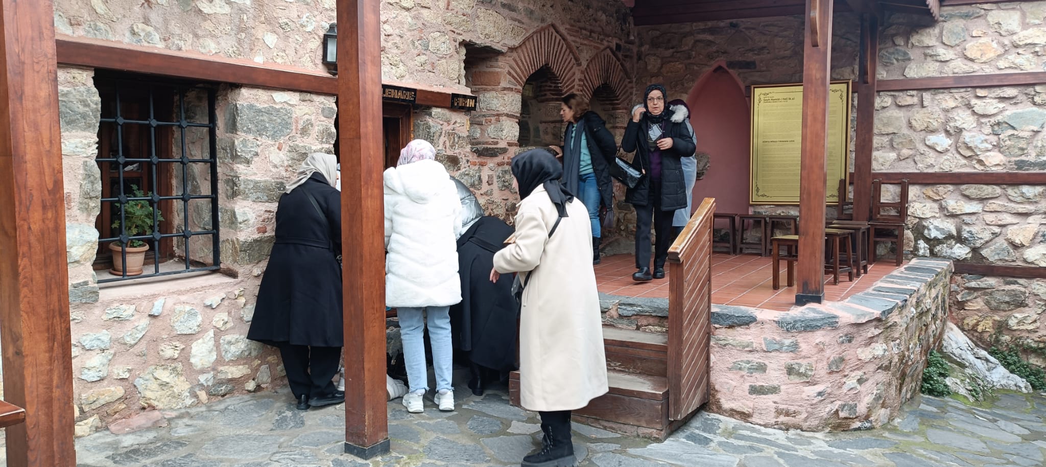 694E227Ad202C153450874-1