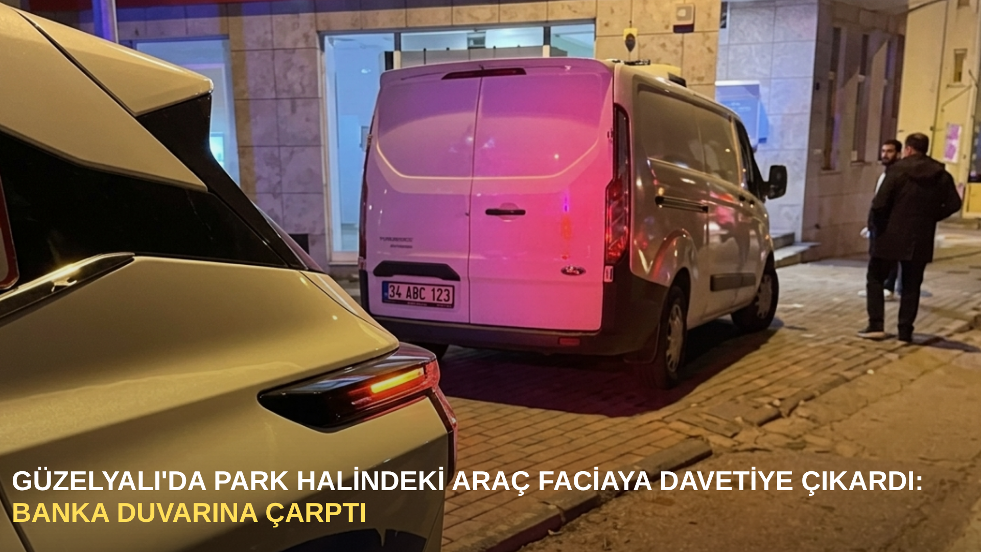 Mudanya'da sürücüsüz minibüs dehşeti: Banka duvarına çarparak durabildi