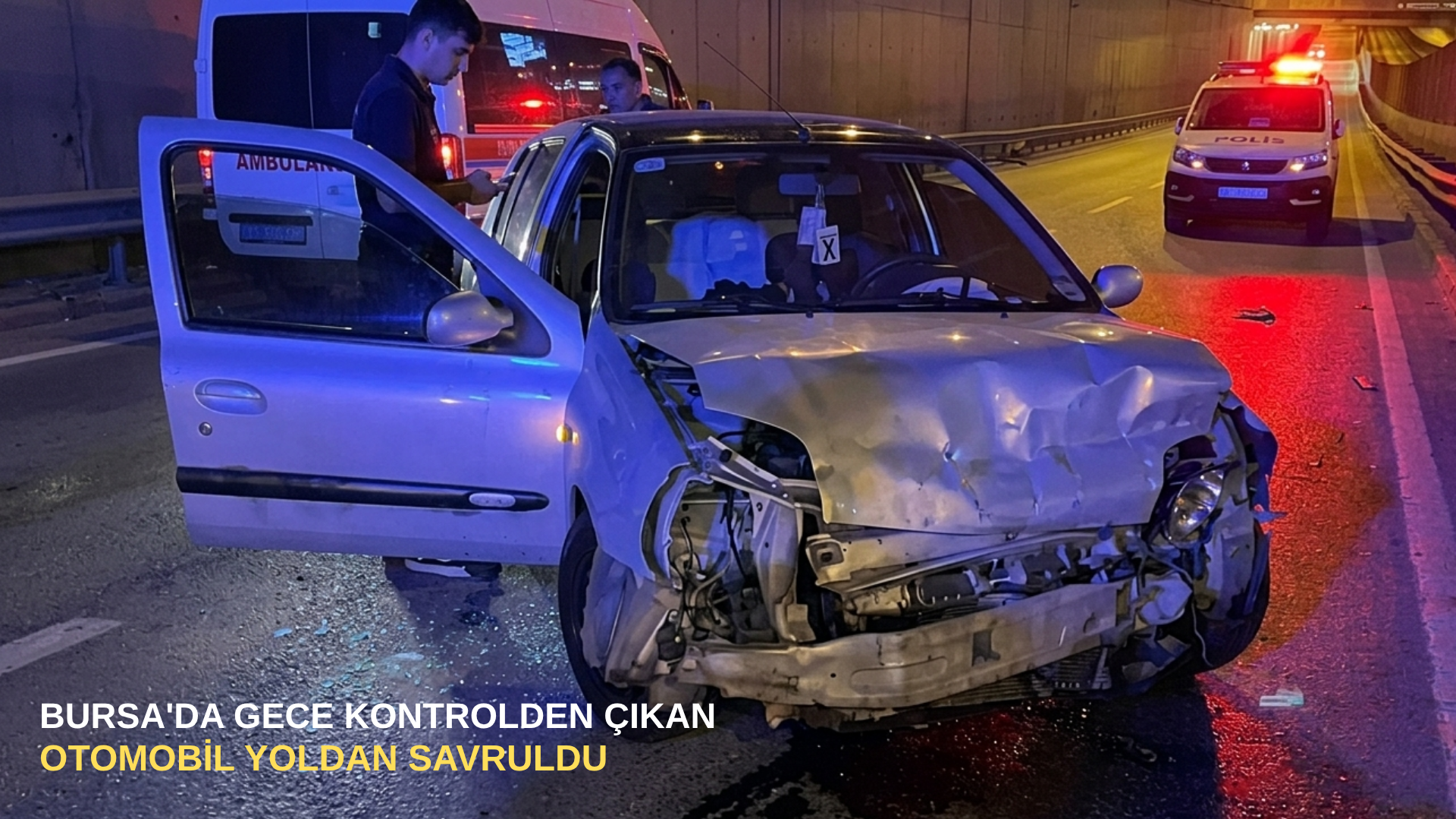 Bursa'da gece kontrolden çıkan otomobil yoldan savruldu