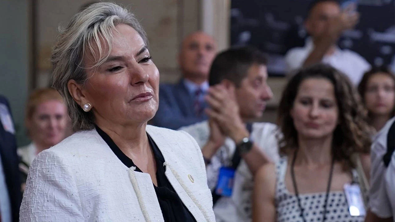 CHP’den istifa eden Nimet Özdemir, AK Parti Grup toplantısı’nda!