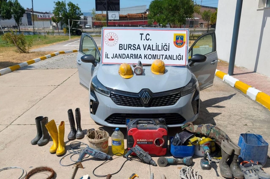 35 metrelik tünelde 5 kişi suçüstü yakalandı