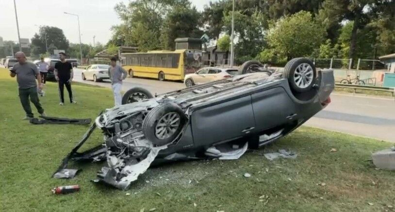 Bursa'da takla atan araçtan sağ çıktılar