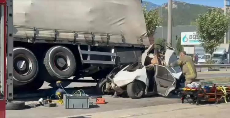 Ankara Yolu Caddesi'nde feci kaza