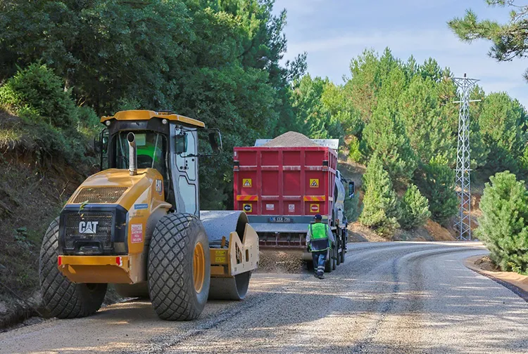 Osmangazinin 3 Mahallesinde Yollar Yenileniyor