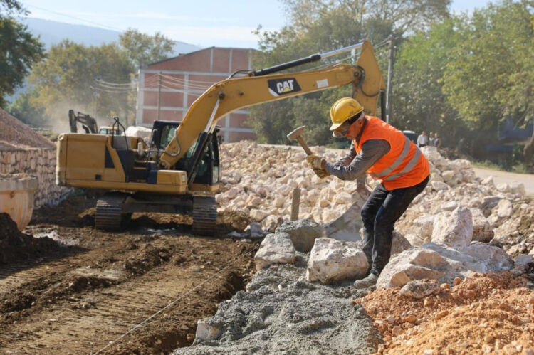 Bursa’da yağış öncesi kritik çalışma! İki dere yenileniyor