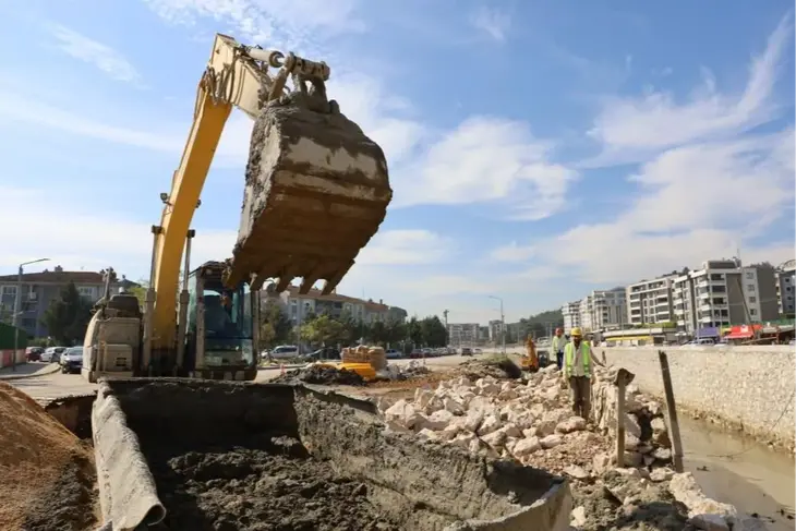 Bursa Da Iki Derede Taskin Onlemi 1 350 Metrelik Calisma Basladi 1791447859 401 Large