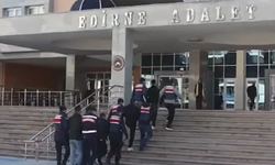 Edirne Jandarması göçmen kaçakçıları yakaladı