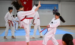 İzmir Bornova’da taekwondocuların kuşak heyecanı