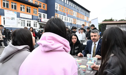 Bursa'da Başkan Yılmaz hafta mesaisine öğrencilerle başladı