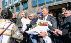 DİSK'ten İzmir Büyükşehir'e çiçekli ziyaret