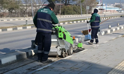 Kampüs yolundaki bisiklet yolu yenileniyor