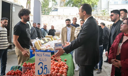 İzmir'de Başkan Eşki’den pazaryeri ziyareti