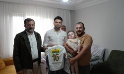 Gürsulu minik taraftara anlamlı ziyaret