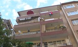 Balkon çöktü, 5 katlı bina boşaltıldı
