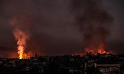 Katil İsrail, Gazze Şeridi'ne gece boyu 50 hava saldırısı gerçekleştirdi