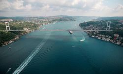 İstanbul Boğazı'nda arızalanan kargo gemisi Büyükdere'ye demirletildi