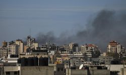 Soykırımcı İsrail ordusu Şifa Hastanesinin çevresine gaz bombaları attı