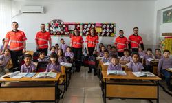 Kullanım ömrü biten uçak koltuğu kumaşları okul çantasına dönüştü