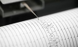 Endonezya'da 6,5 büyüklüğünde deprem