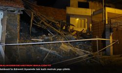 Balıkesir'de metruk bina çöktü