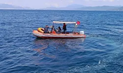 Sürüklenen genci sahil güvenlik kurtardı