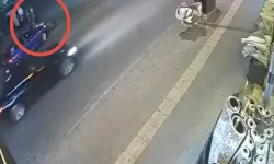 Bursa'da otomobille çarpışan motokurye yaralandı
