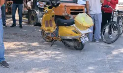 İnegöl'de iki aracın arasında kalan motosikletli sürücü yaralando