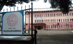 Bursa’da tarihi okul alarm veriyor!