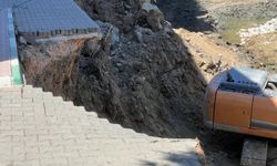 Mudanya'da ilkokul bahçesinde çökme yaşandı