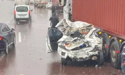 Gebze-İzmir Otoyolu'nda korkutan kaza: Araç hurdaya döndü