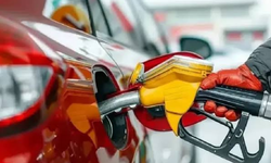 Akaryakıtta gece yarısı hareketliliği! Motorine zam, benzine indirim bekleniyor