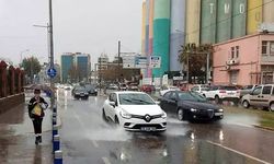 İzmir'in kuzey ilçeleri için sağanak uyarısı