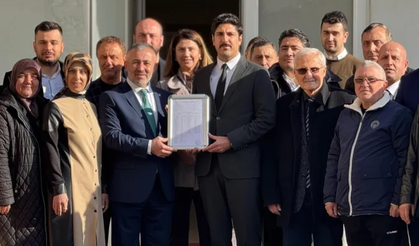 Bilecik'te AK Parti İl Başkanı mazbatasını aldı