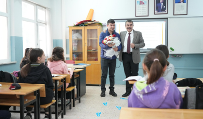 Bakan Tekin'den  'çat kapı' ziyaretler