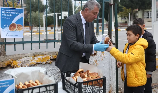 Güzelbahçe Belediyesi, Öğrencilere süt ve poğaça ikramına başladı