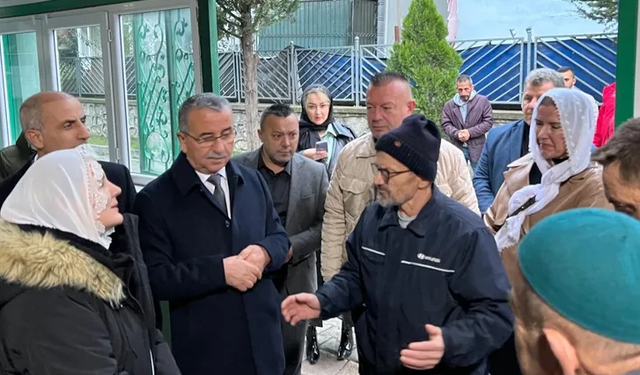 Başkan Hürriyet, Sultan Ahmet Camii cemaatiyle buluştu