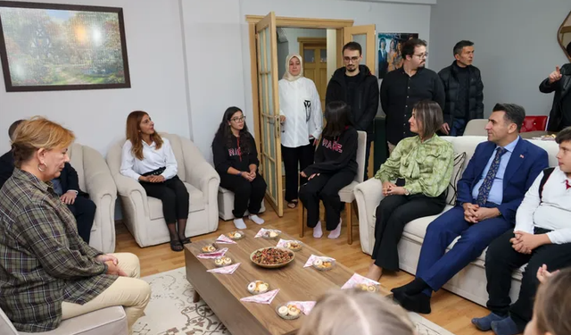 Öğretmen Sinan Aydın’ın anısını yaşatmak eşi Meriç Aydın’ın evine ziyaret gerçekleştirildi