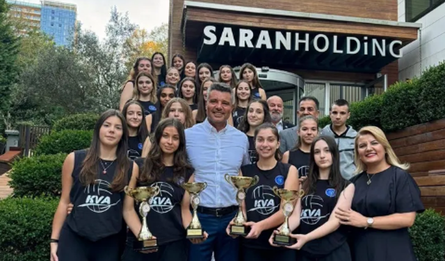 Sadettin Saran ve Başkan Hürriyet Kocaeli Voleybol Akademi’nin maçını izleyecek