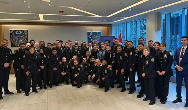 New York Türkevi'nde Polis Buluşması