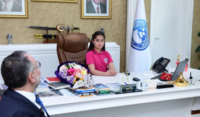 Geleceğin Başkanı Bugün Makamdaydı!