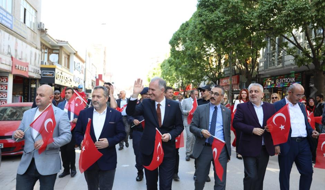 İnegöl’de 23 Nisan Coşkusu Sokaklara Taştı