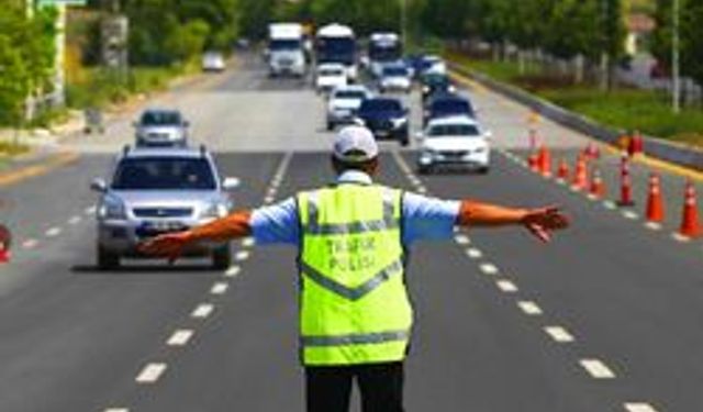 Bayram Trafiğine Sıkı Denetim: 81 İlde Radar, Drone, Gizli Yolcu ve Kısıtlamalar Devrede!
