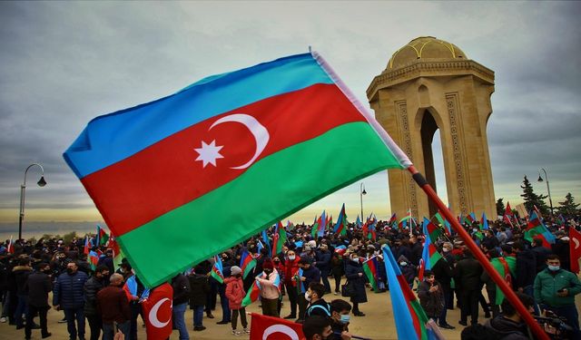 Azerbaycan, bağımsızlığını yeniden kazanmanın 34. yılını kutluyor