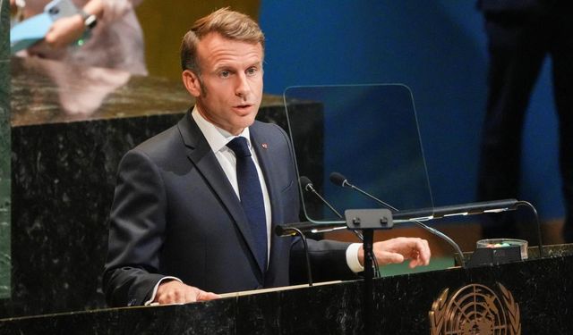 Macron: Louvre Müzesi'ndeki hırsızlık mirasımıza saldırı