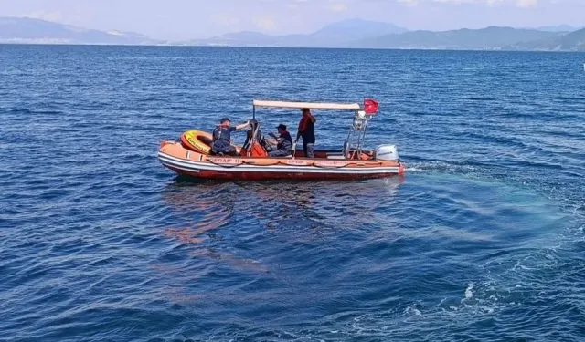 Sürüklenen genci sahil güvenlik kurtardı