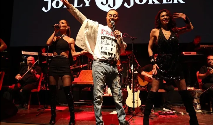 Serdar Ortaç Atakent Jolly Joker'i açtı