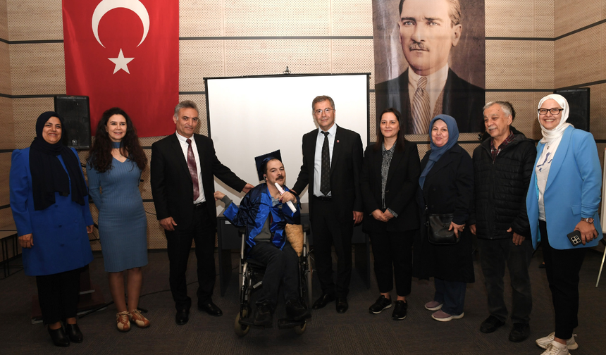 Okuma Aşkı Engel Tanımadı
