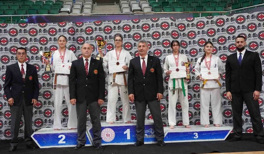 Bursa'da 180 sporcu madalya için yarıştı